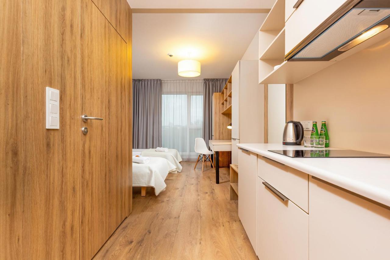 Wolska Residence Apartments With Parking By Noclegi Renters Варшава Екстер'єр фото